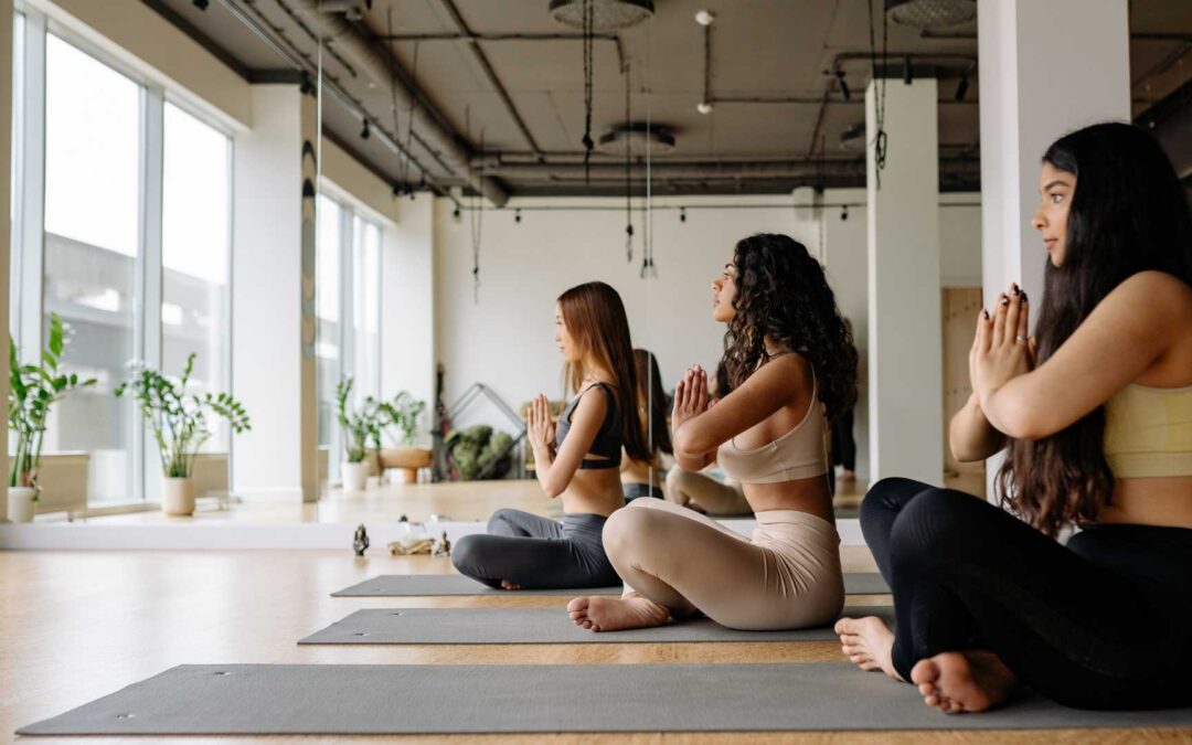 Comment débuter en yoga : Conseils et accessoires indispensables
